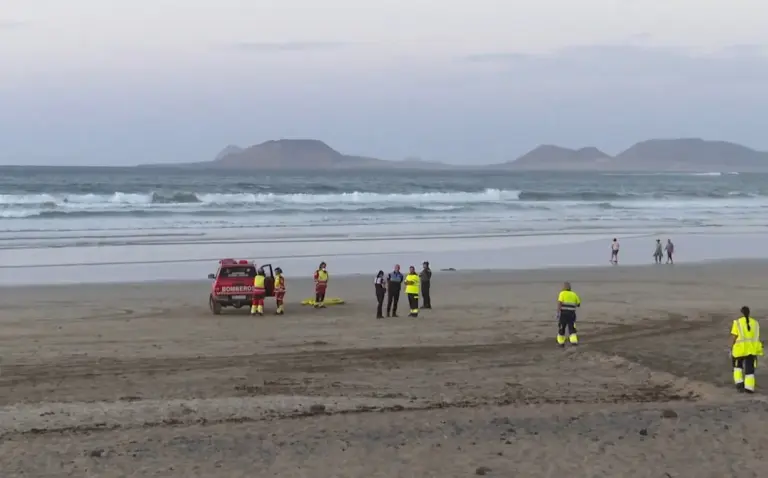 Un fallecido y una persona desaparecida en la Playa de Famara