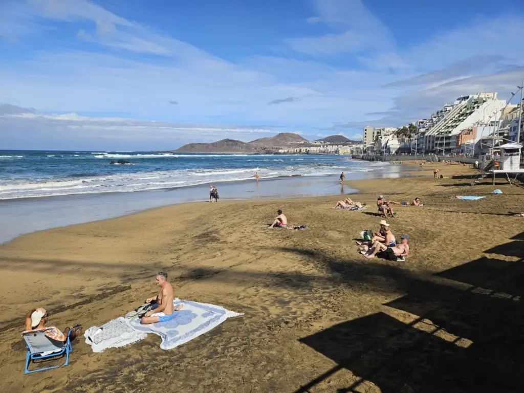 Cielos parcialmente despejados en Las Palmas de Gran Canaria tras el paso de la borrasca Claudia