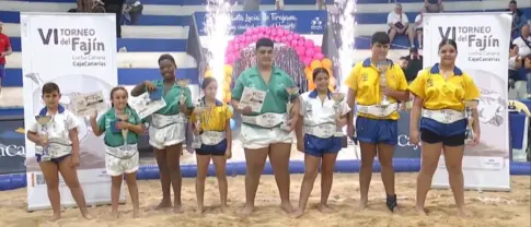 El terrero de Vecindario vibra con la gran final del VI Torneo del Fajín