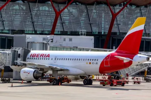 Iberia denuncia un ciberataque que compromete los datos de clientes