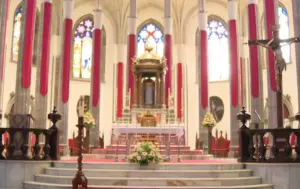 Todo preparado en la Catedral de La Laguna para el funeral por Bernardo Álvarez, obispo emérito de Tenerife, fallecido el pasado martes después de sufrir una larga enfermedad