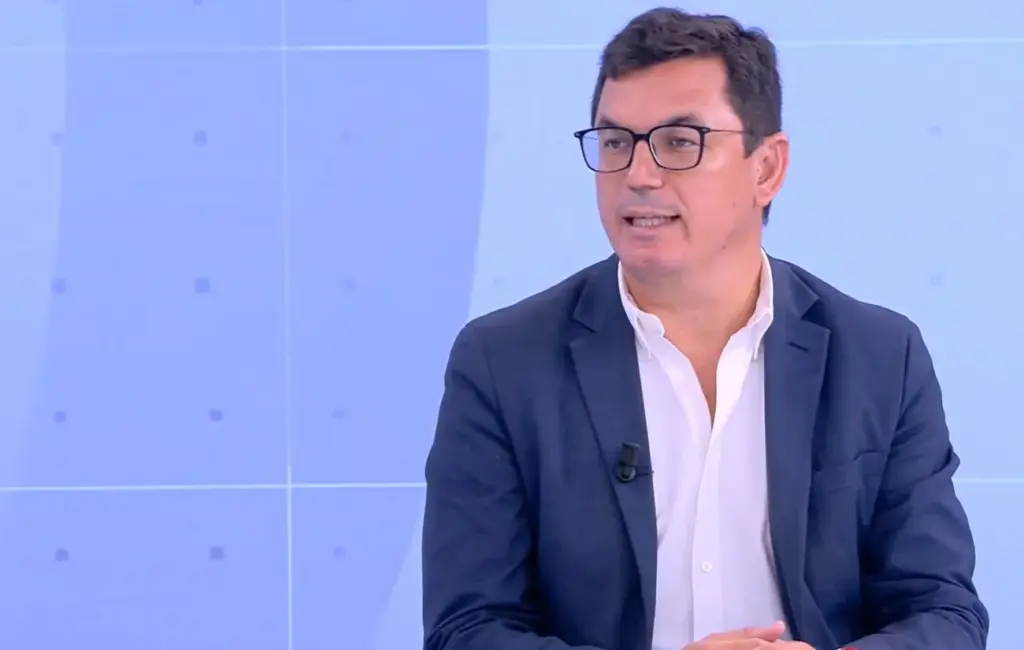 El consejero de Obras Públicas, Vivienda y Movilidad, Pablo Rodríguez, este viernes, en el programa Buenos Días Canarias