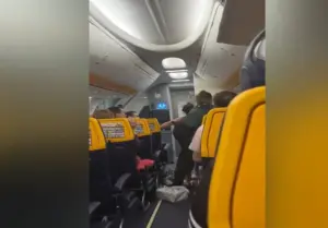 El sector aéreo pide leyes más restrictivas para los pasajeros con conductas violentas dentro del avión