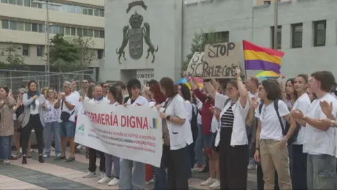 Centenares de personas se manifiestan en Canarias en defensa de la sanidad pública