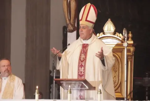 Último adiós al obispo emérito en la capilla ardiente de la iglesia del Hospital de Dolores