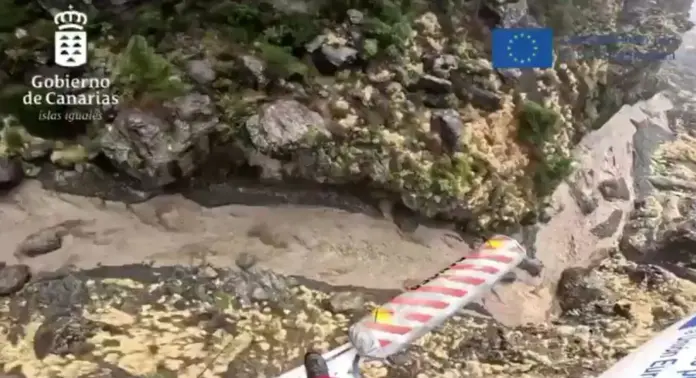 Rescatan a dos senderistas en apuros por el aumento del nivel del agua en el Barranco de Las Angustias, en La Palma