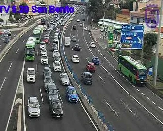 Varios vehículos implicados en un accidente en la autopista TF-5 en sentido norte, no hay heridos pero sí está provocando colas de tráfico