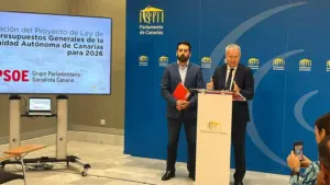 Sebastián Franquis (d) y Manuel Hernández (i), durante la rueda de prensa de este lunes | PSOE de Canarias