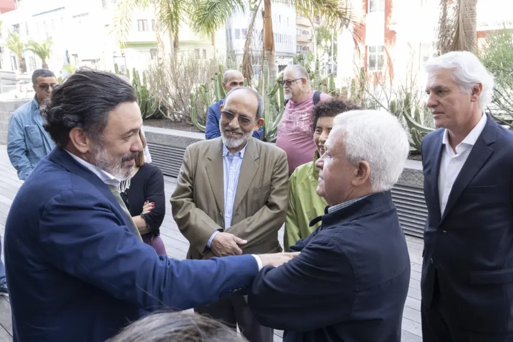 Cinco diputados nacionales del PP se reúnen en Gran Canaria con representantes del Frente Polisario para mostrar su apoyo a la causa saharaui 