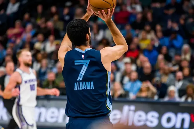 Los Grizzlies de Aldama pierden frente a unos Rockets en racha