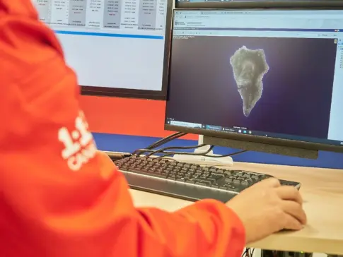 Herido tras producirse el vuelco de un camión en la LP-1, a la altura de Tijarafe