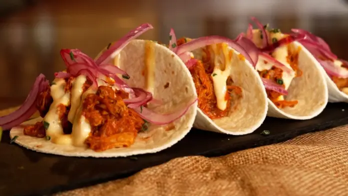 Tacos mexicanos de cochinita pibil / La receta 'Como en casa' de RTVC