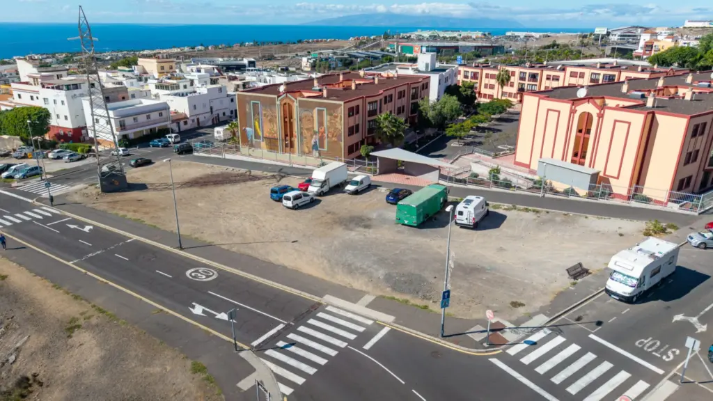 Adeje cede suelo para construir 90 viviendas asequibles en Los Olivos