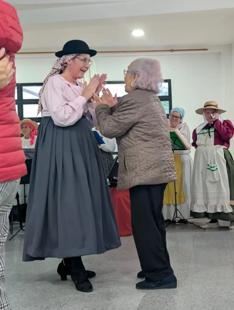 Música folclórica y villancicos para amenizar la Navidad en las residencias de mayores