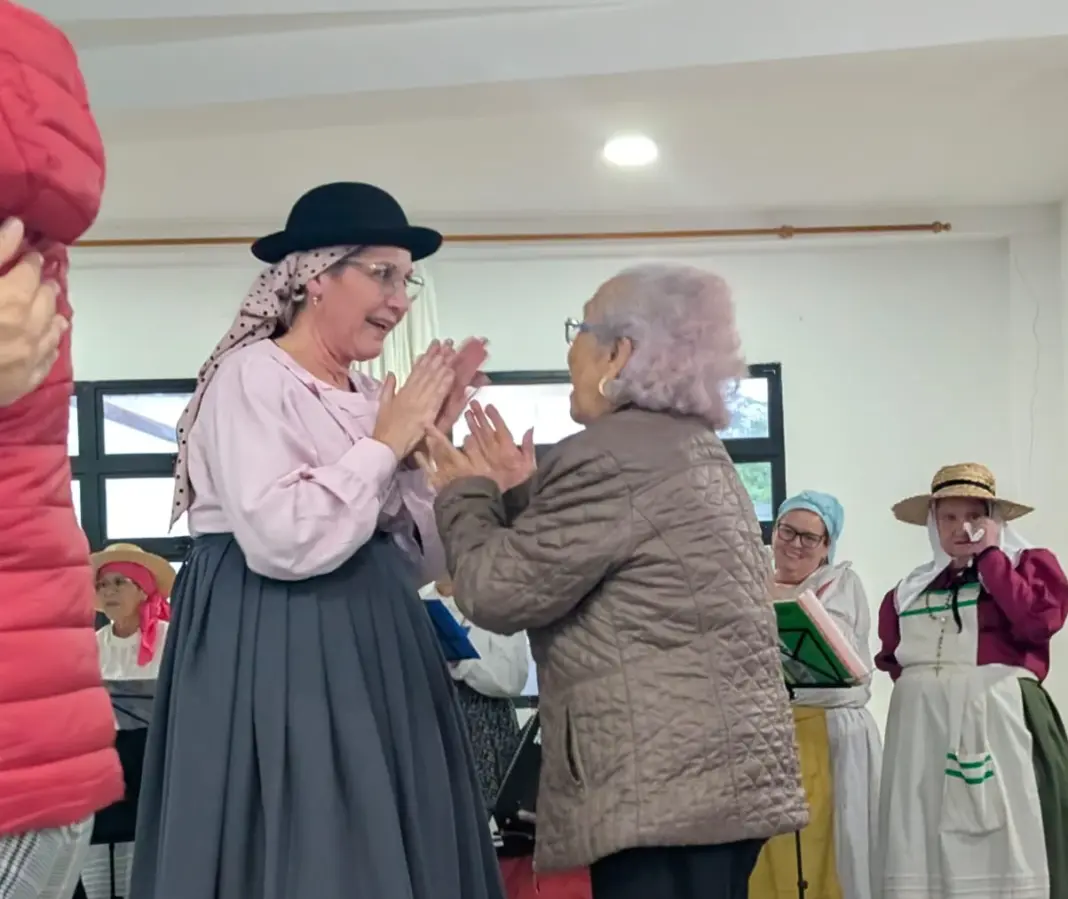 Música folclórica y villancicos para amenizar la Navidad en las residencias de mayores