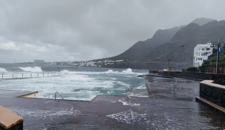 Mal estado del mar y lluvias en el norte de las islas