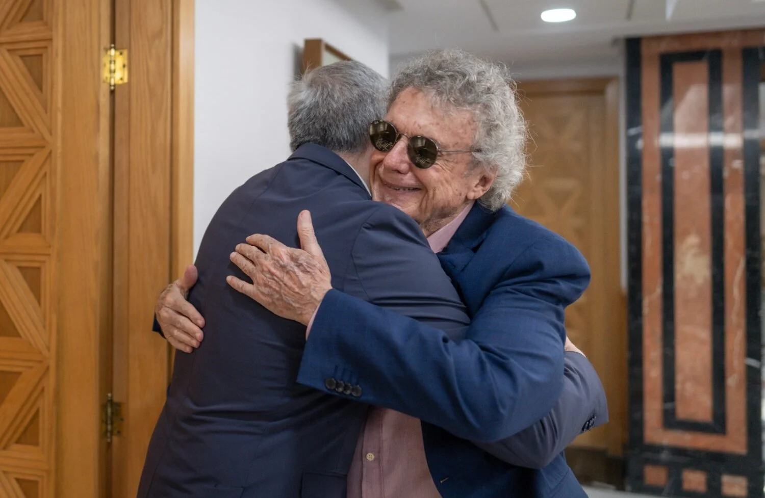Clavijo anuncia la concesión al cantante Braulio de la Medalla de Oro de Canarias