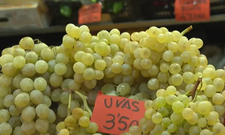 Las uvas vuelven a reinar en Canarias para dar la bienvenida al nuevo año