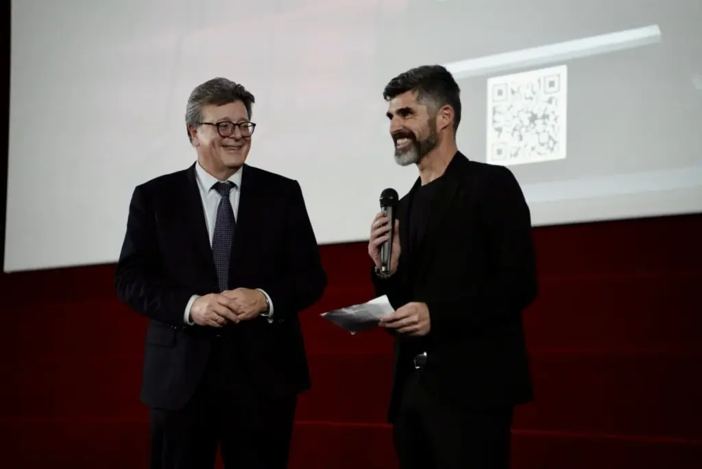 El cineasta canario David Olivera presentará en marzo de 2026 'Cincuenta' en el Instituto Cervantes de Los Ángeles