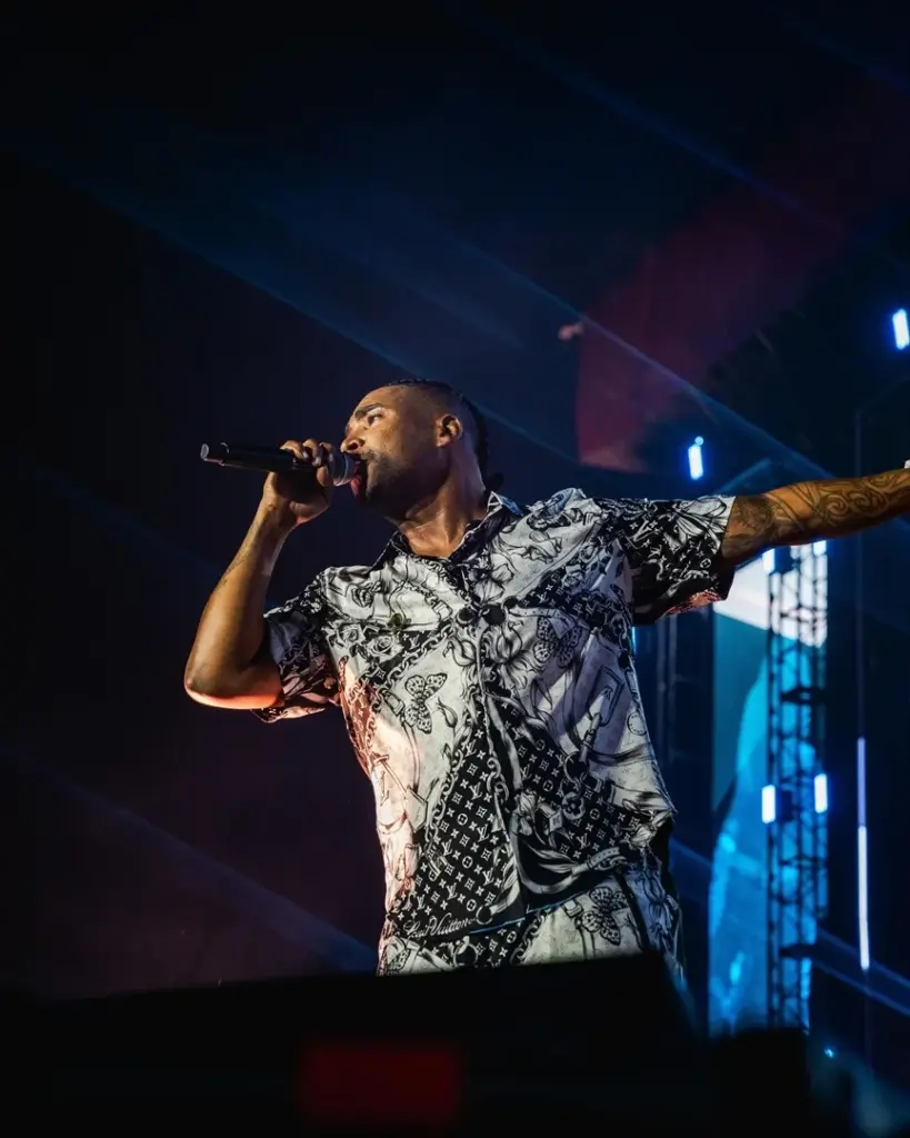 El cantante puertorriqueño Don Omar, conocido como el 'Rey del Reggaetón', durante un reciente concierto este 2025. - JONATHAN MELENDEZ