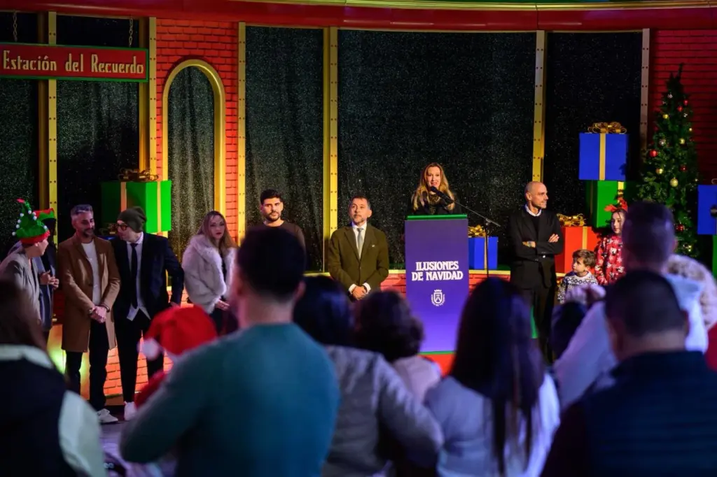 Presentación del espectáculo navideño inmersivo en la fachada del Cabildo de Tenerife