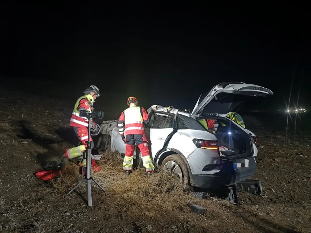 Herido un hombre de 50 años tras volcar con su turismo en Lanzarote