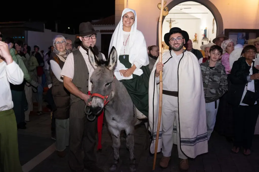 Veneguera revive la Navidad con su Belén Viviente