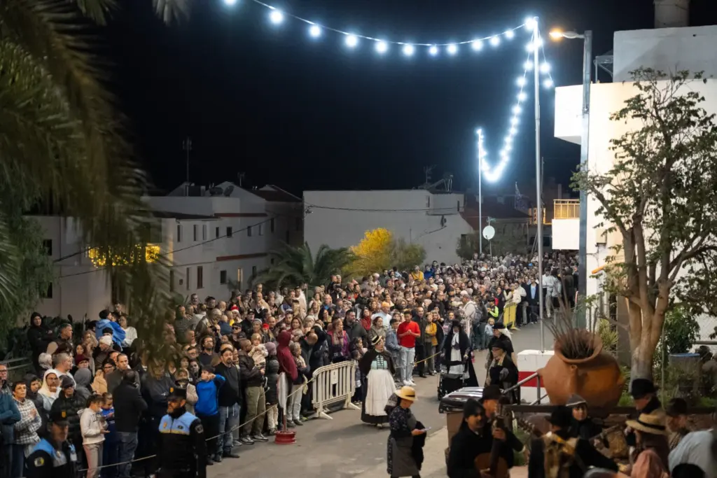 Veneguera revive la Navidad con su Belén Viviente