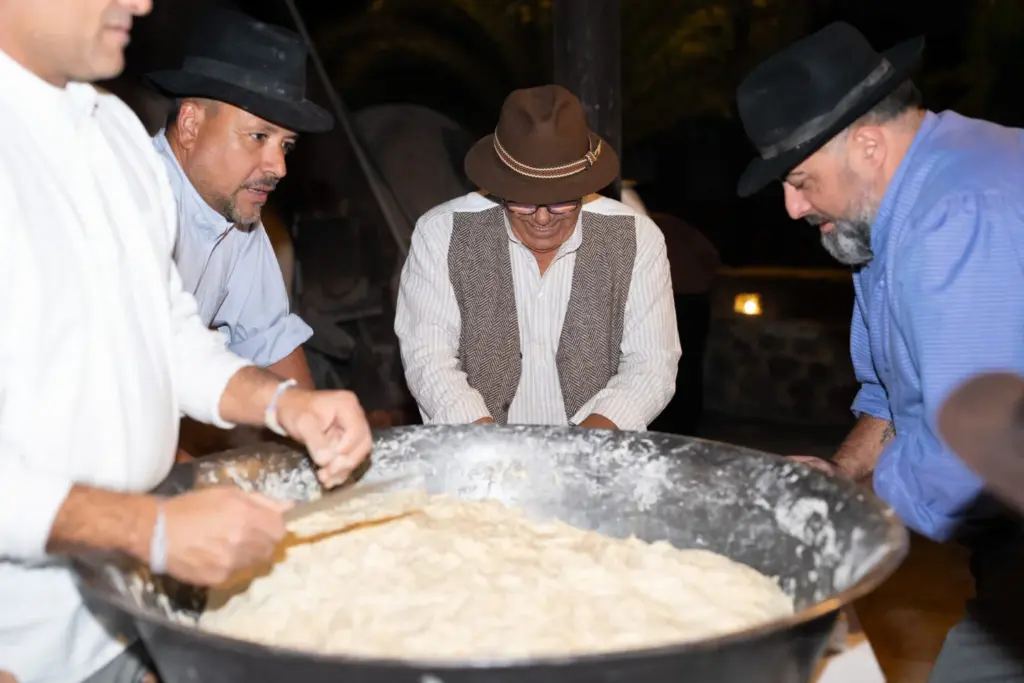 Veneguera revive la Navidad con su Belén Viviente