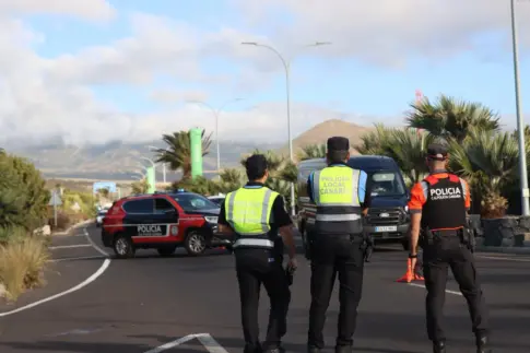 Un operativo policial refuerza la seguridad en los accesos al Aeropuerto Tenerife Sur
