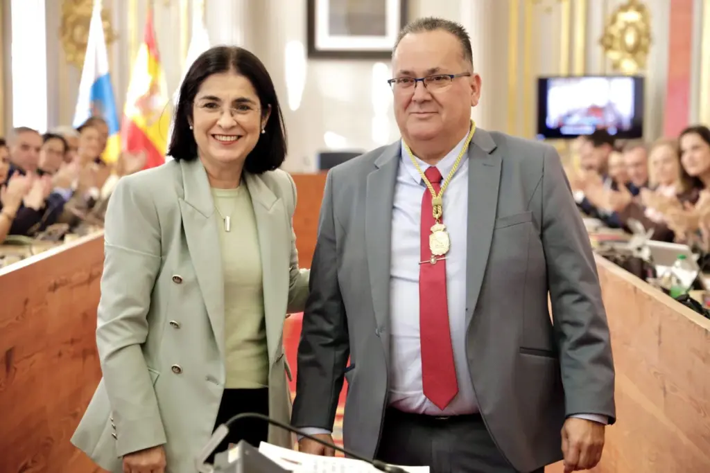 Ha tomado posesión como nuevo concejal del ayuntamiento de Las Palmas de Gran Canaria en un pleno extraordinario en sustitución de Inmaculada Medina Montenegro 