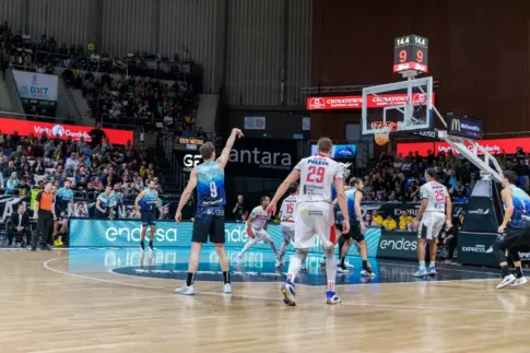 80-75 | Huertas volvió a decidir para el Laguna Tenerife frente a Covirán Granada