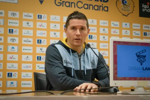Lakovic asegura que el Gran Canaria está «preparado mentalmente» para ganar el derbi