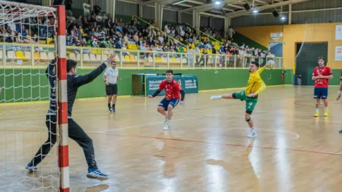 Exigente derbi canario entre el Lanzarote Ciudad de Arrecife y Balonmano Gáldar