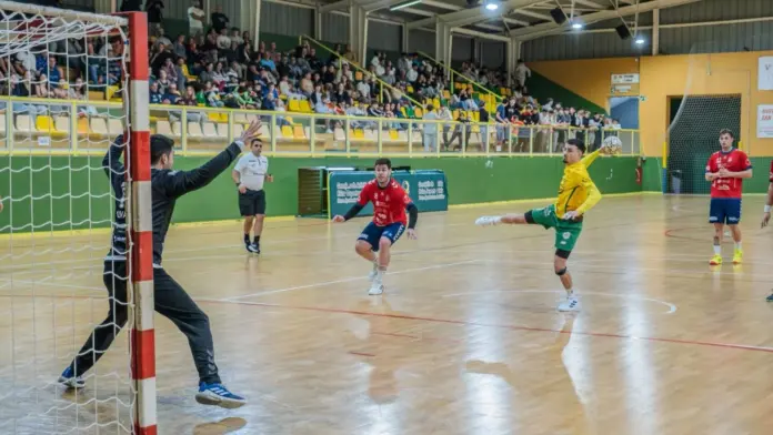 Exigente derbi canario entre el Lanzarote Ciudad de Arrecife y Balonmano Gáldar