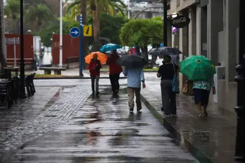 Continúan las lluvias en Canarias por los restos de un frente frío