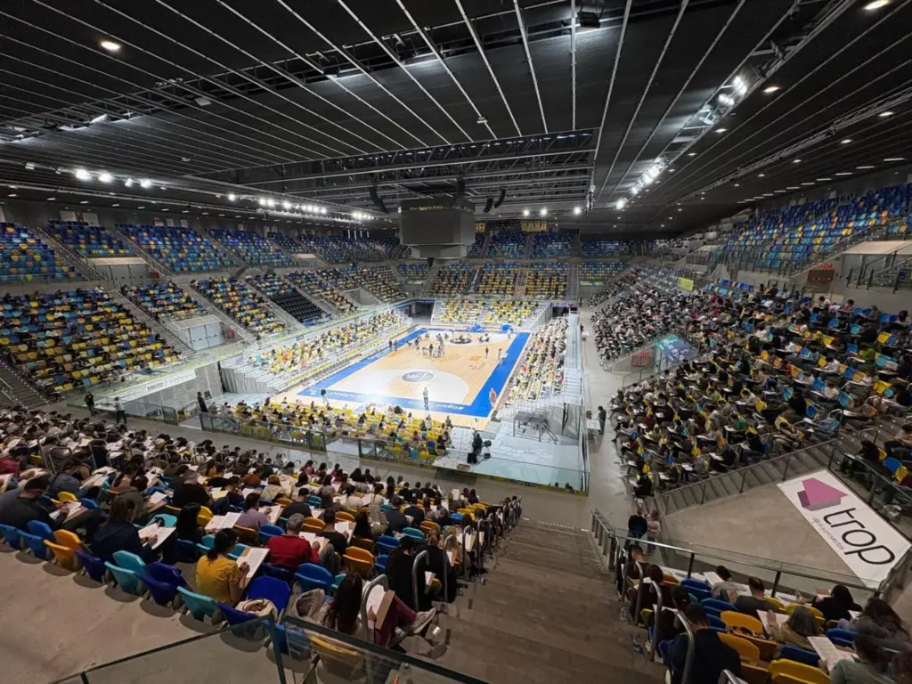 Más de 1.400 personas se presentan a las pruebas de la convocatoria de diez plazas de auxiliar administrativo en el Ayuntamiento de Las Palmas de Gran Canaria