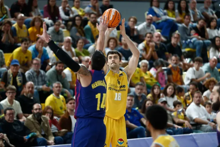 Tobey admite que necesitan mejorar para ganar en Bilbao