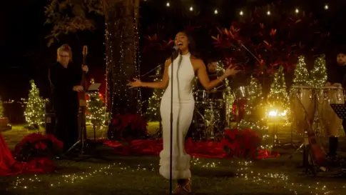 Kike Pérez y Nia protagonizan una noche de Navidad con humor y talento isleño