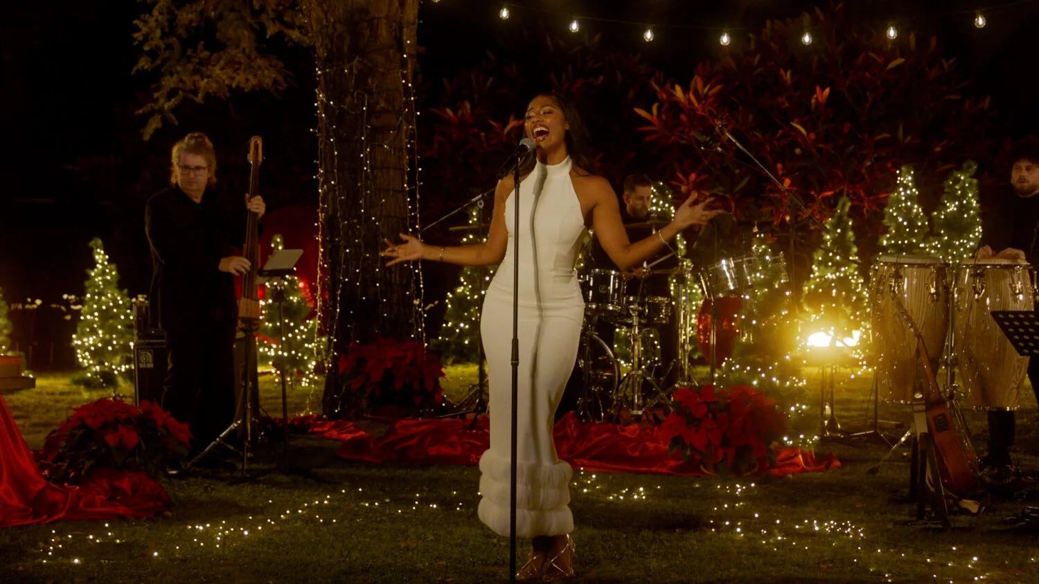 Kike Pérez y Nia protagonizan una noche de Navidad con humor y talento isleño