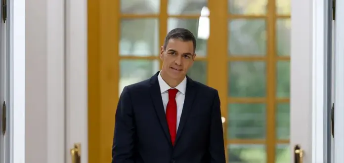Sánchez se presenta cargado de energía para continuar frente a "mentiras y fango"