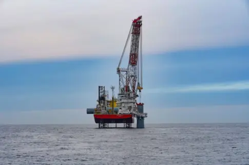 El PP exige al Gobierno acelerar el despliegue de la energía eólica marina