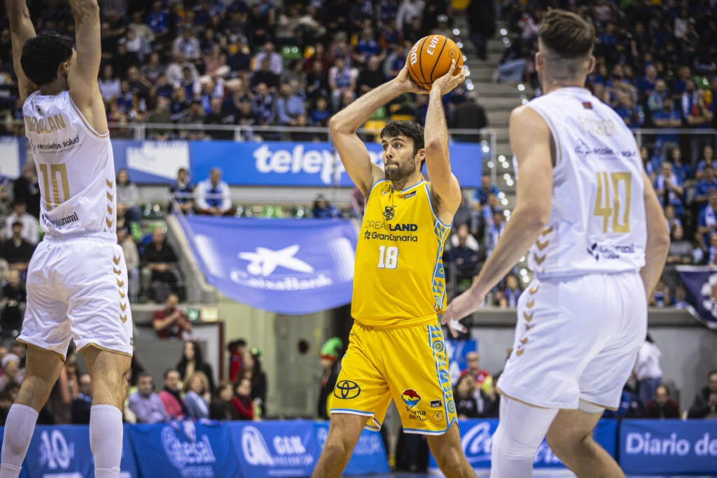94-81 | El Dreamland Gran Canaria pierde ante el colista tras un partido pobre