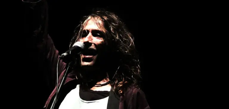 Muere Robe Iniesta, el líder de Extremoduro, a los 63 años