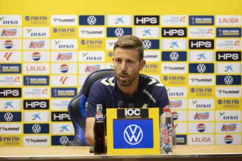 Luis García: «No nos engaña la posición del Mirandés»