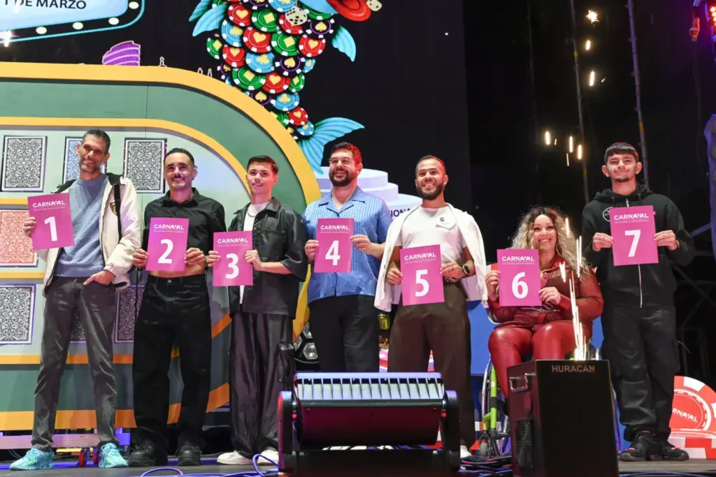 En la imagen el orden de participación del concurso de disfraces adultos en la categoría individual
