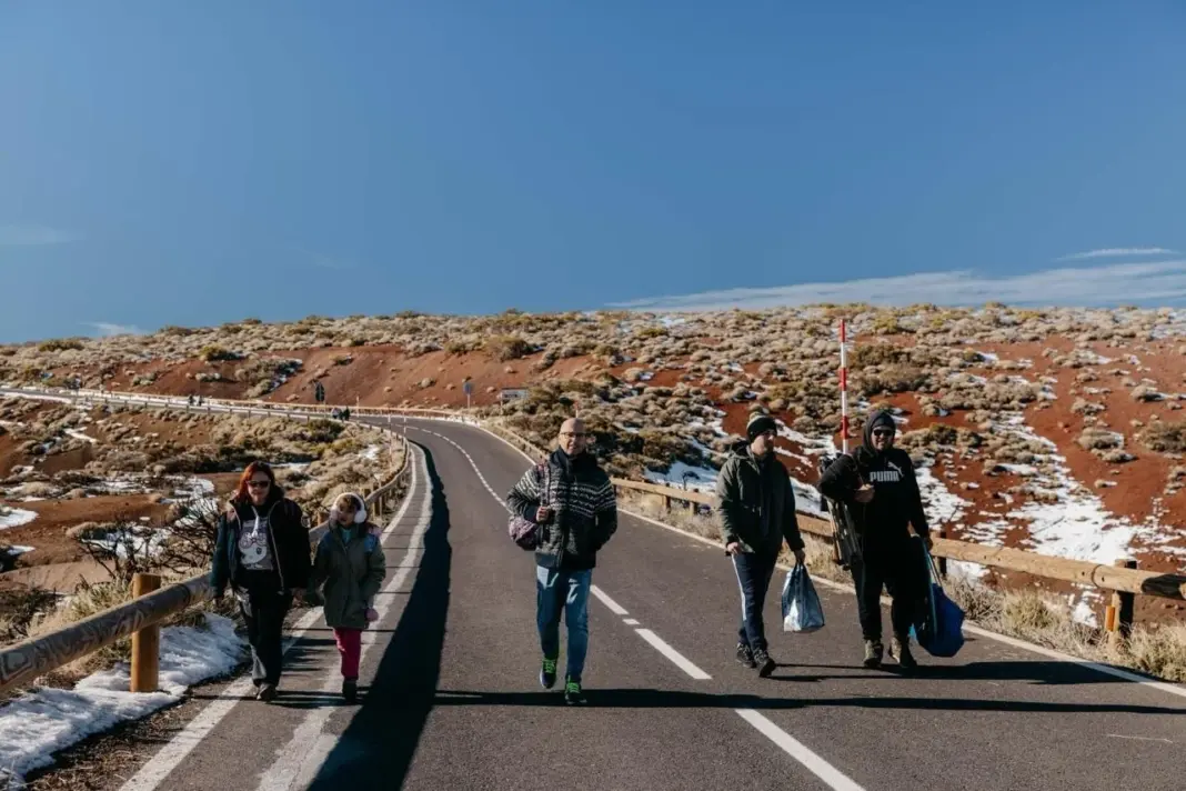 Los accesos al Parque Nacional del Teide se han mantenido controlados y ordenados sin incidencias reseñables ni situaciones de riesgo