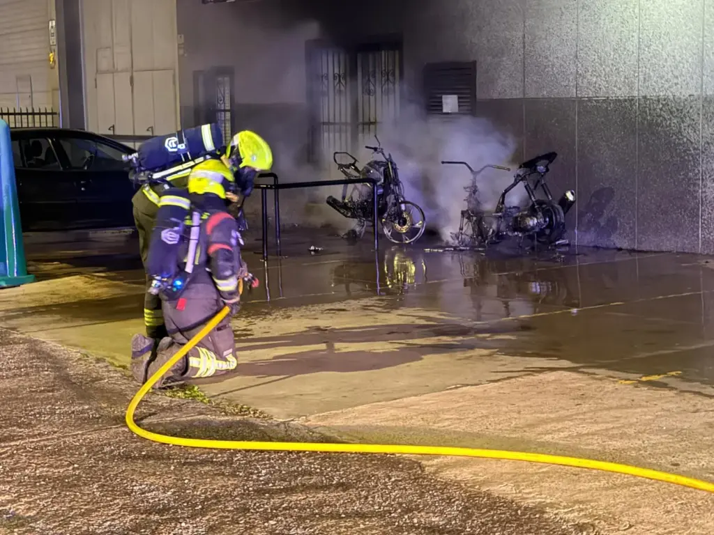 Motos quemadas en Agüimes