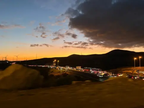 Un motorista fallecido al chocar contra una guagua en la TF-1