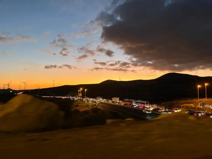 Retenciones en la TF-1 por el accidente en el que ha fallecido un motorista